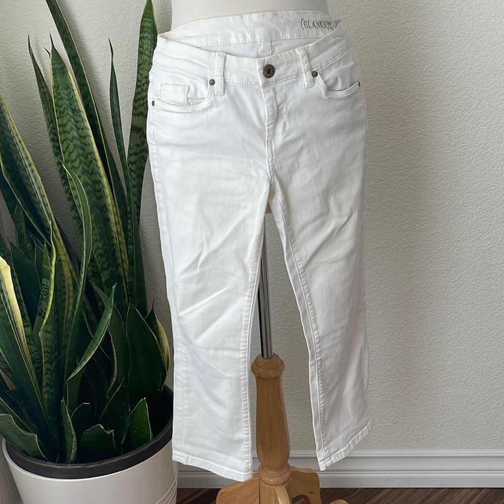 White jean capris